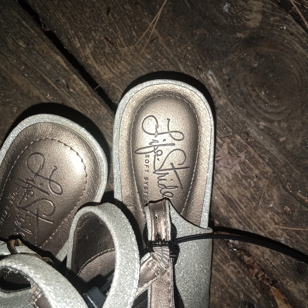 Jessica Simpson Shoes - Picture 3 of 5